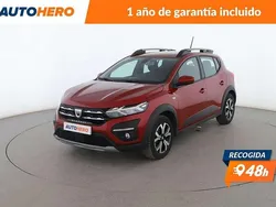 Rojo Usado 2022 Dacia Sandero Comfort Utilitario | 14.856 € (Precio justo)