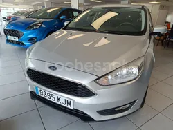 Gris / plata Usado 2018 Ford Focus Trend Berlina | 10.500 € (Buen precio)