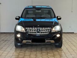 Negro Usado 2009 Mercedes ML320 SUV | 17.999 € (Caro)