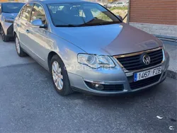 Azul Usado 2009 VW Passat Advance Berlina | 4700 € (Buen precio)