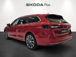 Rojo Usado 2024 Skoda Superb LAURIN & KLEMENT Familiar | 37.990 € (Precio justo)