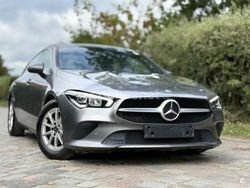 Gris / plata Usado 2019 Mercedes CLA200 Shooting Brake Familiar | 19.900 € (Precio justo)