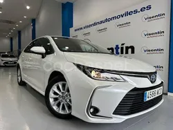 Blanco Usado 2022 Toyota Corolla Business Edition Berlina | 18.995 € (Precio justo)