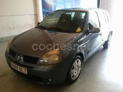 Gris / plata Usado 2005 Renault Clio II Authentique Berlina | 2030 € (Buen precio)