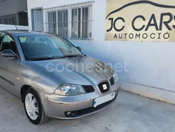 Gris / plata Usado 2004 Seat Ibiza Sport Berlina | 2700 € (Buen precio)