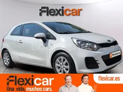 Blanco Usado 2015 Kia Rio Berlina | 8490 € (Precio justo)