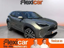 Verde Usado 2023 Toyota Yaris Hybrid Active | 24.490 € (Un poco caro)