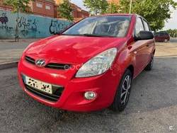 Rojo Usado 2009 Hyundai i20 Comfort Berlina | 3750 € (Precio justo)