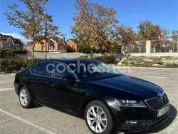 Negro Usado 2018 Skoda Superb Active Berlina | 15.500 € (Precio justo)