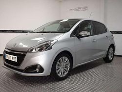 Gris Usado 2018 Peugeot 208 Style Utilitario | 8800 € (Precio justo)