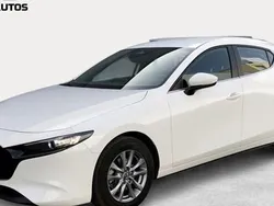 Blanco Usado 2024 Mazda 3 Prime-Line Berlina | 23.489 €