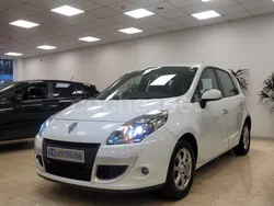 Blanco Usado 2010 Renault Scénic III Dynamique Monovolumen | 7900 € (Buen precio)