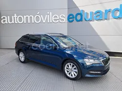 Azul Usado 2021 Skoda Superb Ambition Berlina | 19.500 € (Precio justo)