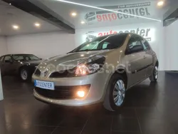 Beige Usado 2006 Renault Clio II Authentique Utilitario | 4490 € (Precio justo)
