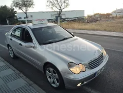 Gris / plata Usado 2003 Mercedes C220 Avantgarde Berlina | 3500 € (Precio justo)