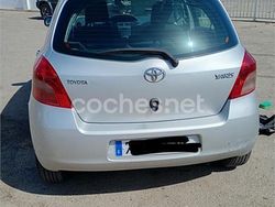 Gris / plata Usado 2007 Toyota Yaris Berlina | 4500 € (Un poco caro)