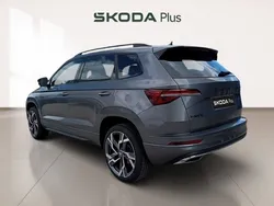 Gris / plateado Usado 2025 Skoda Karoq SportLine SUV | 35.490 € (Caro)