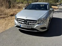 Gris / plata Usado 2013 Mercedes A180 Urban Berlina | 10.400 € (Buen precio)