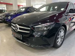 Negro Usado 2019 Mercedes B200 Monovolumen | 27.900 € (Caro)