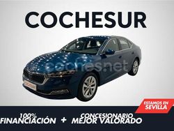 Azul Usado 2023 Skoda Octavia Selection Berlina | 27.490 € (Caro)