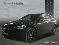 Nachtschwarz unilack Usado 2023 Mercedes GLA200 AMG line SUV | 44.900 € (Caro)