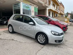 Gris / plata Usado 2009 VW Golf VI Advance Berlina | 8999 € (Precio justo)