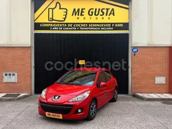 Rojo Usado 2011 Peugeot 207 Access Berlina | 5650 € (Precio justo)
