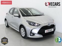 Gris Usado 2023 Toyota Yaris Hybrid Style Berlina | 17.900 € (Buen precio)