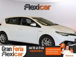 Blanco Usado 2016 Toyota Auris Hybrid Business Edition Berlina | 13.990 € (Precio justo)