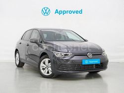 Gris / plata Usado 2021 VW Golf VIII Life Berlina | 20.190 € (Precio justo)
