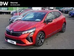 Rojo Usado 2023 Renault Clio V Techno Berlina | 16.900 € (Precio justo)