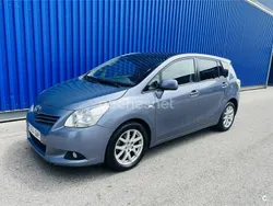 Gris / plata Usado 2009 Toyota Verso Live Monovolumen | 5900 € (Precio justo)