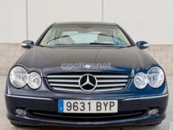Azul Usado 2002 Mercedes CLK240 Elegance Coupe | 12.700 €