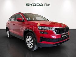 Rojo Usado 2024 Skoda Karoq Selection SUV | 26.490 € (Precio justo)