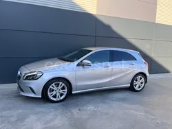 Gris / plata Usado 2016 Mercedes A200 Urban Berlina | 12.990 € (Super precio)