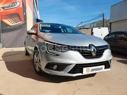 Gris / plata Usado 2021 Renault Mégane IV Life Berlina | 11.900 € (Buen precio)