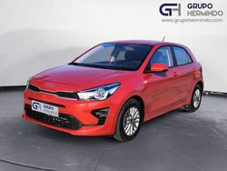 Rojo Usado 2023 Kia Rio Berlina | 14.500 € (Precio justo)