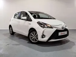 Blanco Usado 2020 Toyota Yaris Hybrid Active Utilitario | 17.499 € (Precio justo)