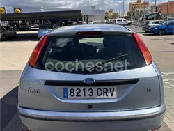 Azul Usado 2004 Ford Focus Trend Berlina | 2250 € (Buen precio)