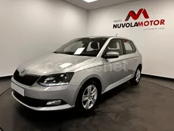 Gris / plata Usado 2017 Skoda Fabia Active Berlina | 10.490 € (Precio justo)