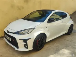 Blanco Usado 2021 Toyota Yaris Berlina | 36.599 € (Precio justo)