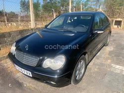 Negro Usado 2001 Mercedes C220 Elegance Berlina | 3800 € (Caro)