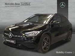 Nachtschwarz unilack Usado 2022 Mercedes GLA180 AMG line SUV | 36.850 € (Caro)