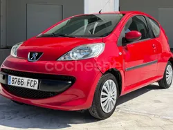 Rojo Usado 2007 Peugeot 107 Utilitario | 2499 € (Caro)
