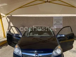 Negro Usado 2005 Opel Astra GTC Cosmo Berlina | 2950 € (Un poco caro)