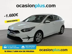 Blanco Usado 2023 Kia Ceed Berlina | 18.490 € (Precio justo)