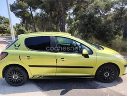 Verde Usado 2006 Peugeot 207 Berlina | 3000 € (Precio justo)
