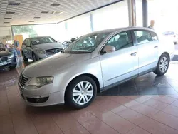 Gris Usado 2011 VW Passat Highline Berlina | 5600 €