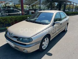 Beige Usado 2001 Renault Laguna II Authentique Berlina | 2850 €