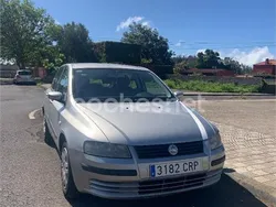 Gris / plata Usado 2004 Fiat Stilo Berlina | 3200 €